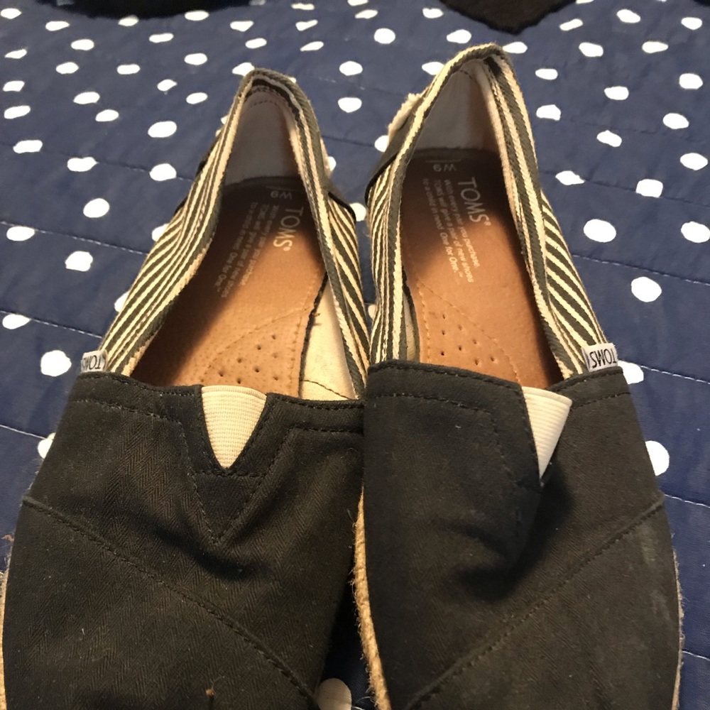 TOMS espadrilles